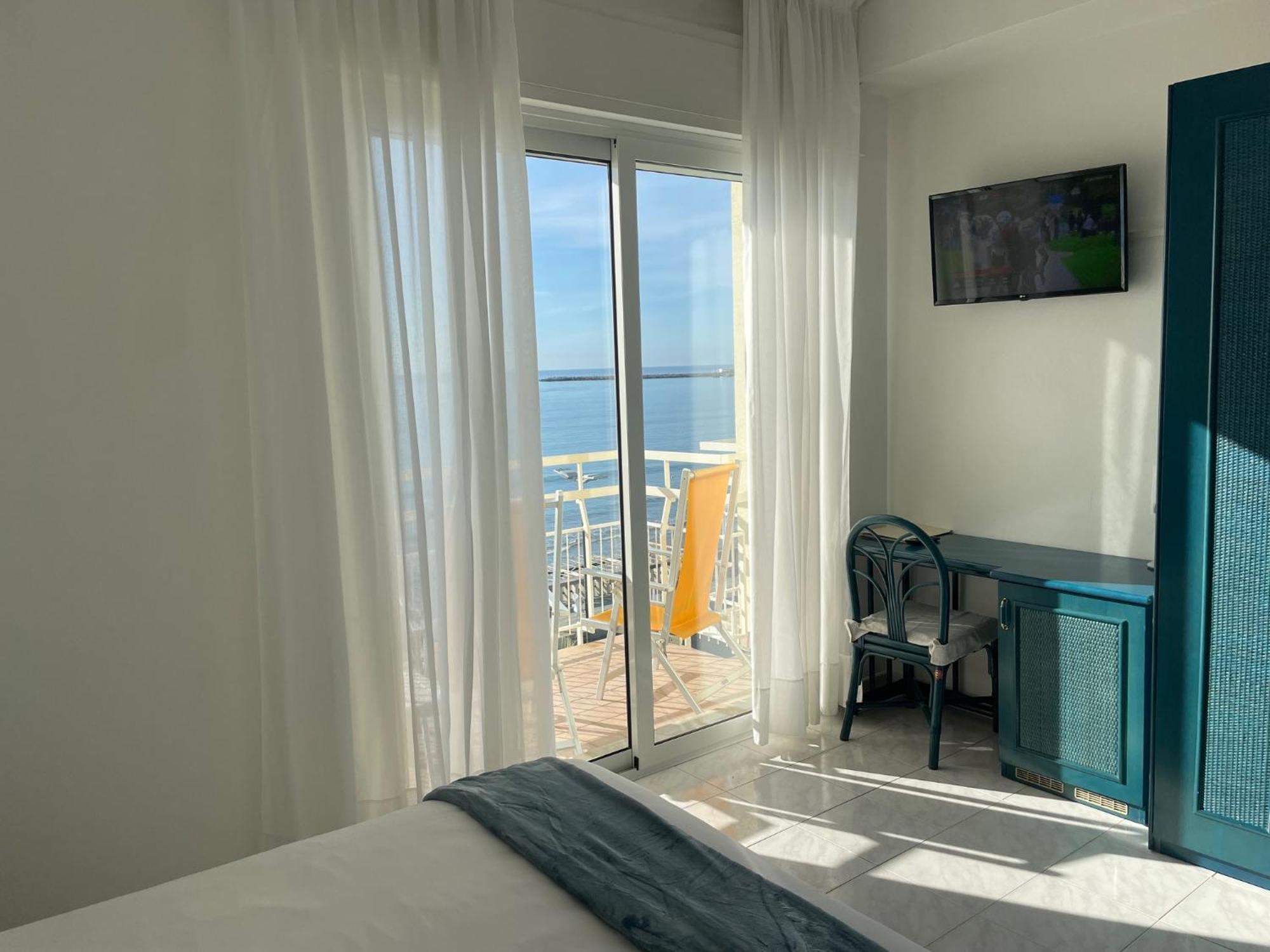 Hotel Miramare Ντιάνο Μαρίνα Εξωτερικό φωτογραφία