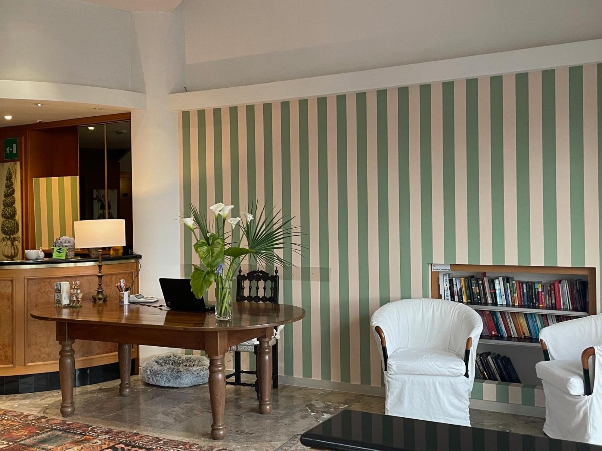 Hotel Miramare Ντιάνο Μαρίνα Εξωτερικό φωτογραφία