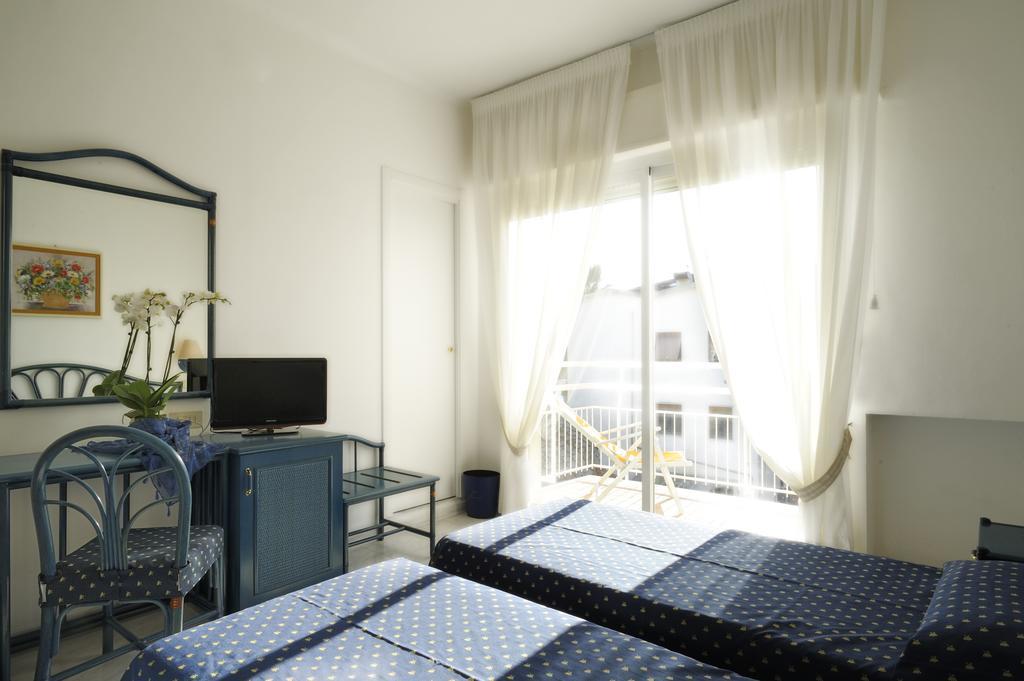 Hotel Miramare Ντιάνο Μαρίνα Εξωτερικό φωτογραφία