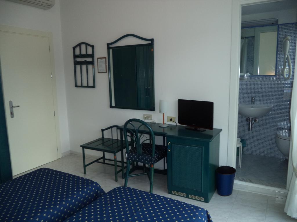 Hotel Miramare Ντιάνο Μαρίνα Εξωτερικό φωτογραφία